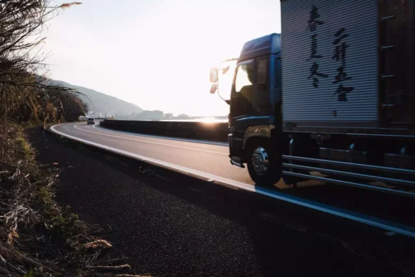 Przewoźnik nie zapłaci za wszystko – poznaj tajniki ochrony mienia w transporcie